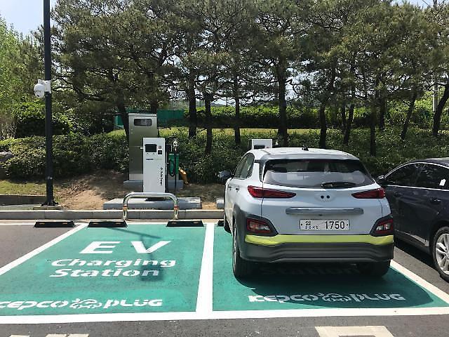 Seoul to provide subsidies for 27,000 EVs in 2022 to boost adoption of eco-friendly cars 
