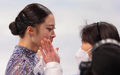 [2022 베이징 동계올림픽] 긴장 풀어준 엄마의 마음...첫 올림픽서 마음껏 성장 중인 유영·김예림