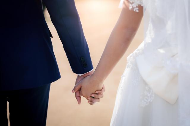 去年韩国婚姻登记19.3万件 为史上最低