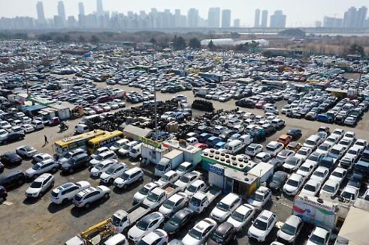 르쌍쉐는 중고차 장고 중…실익 계산서 아직 안 나와