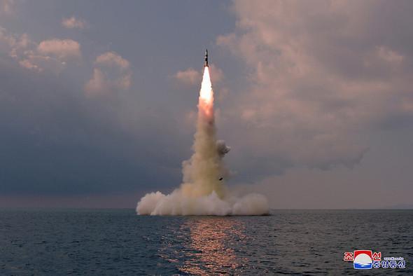 美国CSIS：捕捉到朝鲜潜射导弹发射艇异动