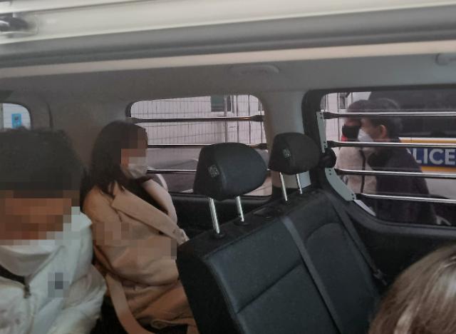검찰, 9호선 휴대전화 폭행女 구속기소…특수상해 모욕 혐의