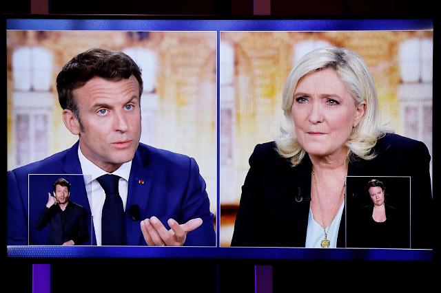 치열한 프랑스 대선 토론…마크롱은 푸틴, 르펜은 물가