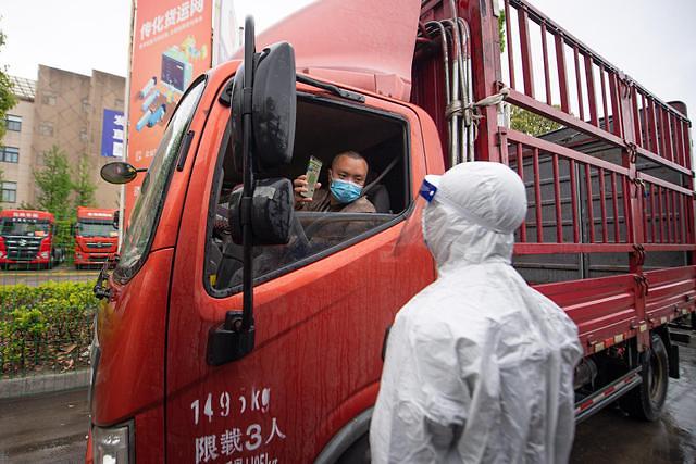 [차이나리포트] "우리가 바이러스냐?" 중국 화물트럭 기사의 절규