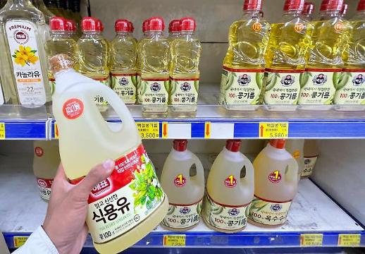 食用油价涨不停 韩超市为防哄抢限购油
