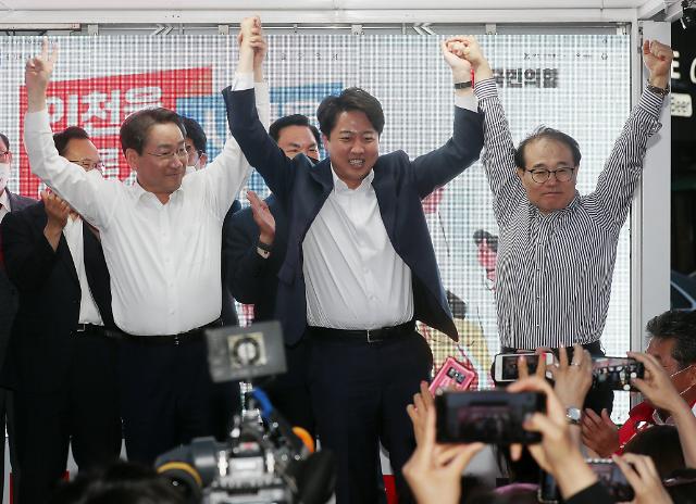 [지방선거 포토] 선거 승리 다짐하는 유정복·이준석·윤형선