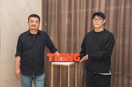 [김호이의 사람들] 연상호 감독, 류용재 작가가 마음 속 지옥에 빠져들지 않는 법