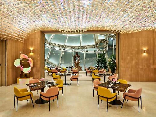 업종 간 경계 허물었다…디올 카페·구찌 레스토랑 체험형 매장 인기