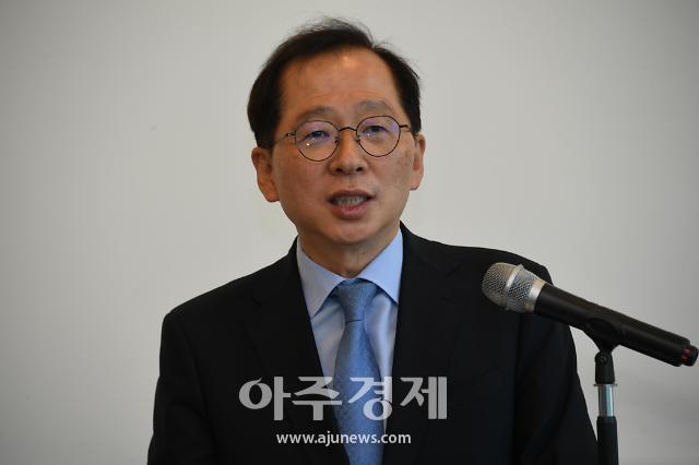 조승환 해수장관 "HMM 일정궤도 올라왔지만 민영화는 시기상조"