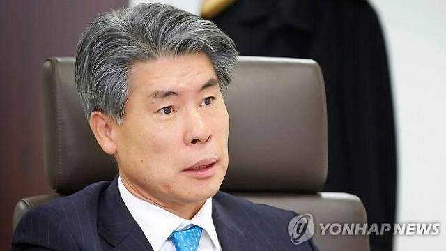 윤종원, 국무조정실장 고사…권성동 "현명한 판단"