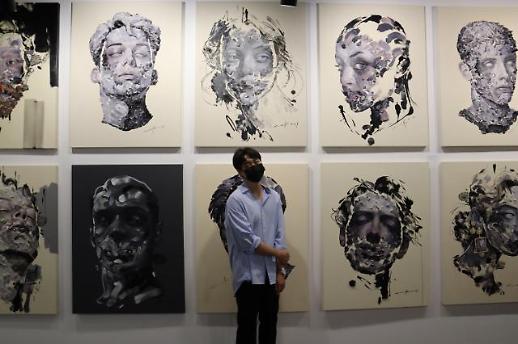 [김호이의 사람들] 리케이 작가가 말하는 언어의 부정에 대하여