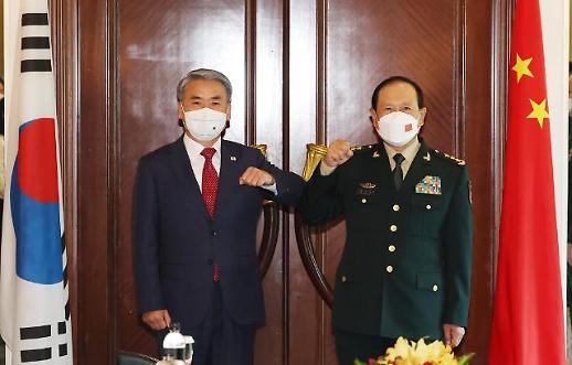 韩中防长在新加坡举行会谈