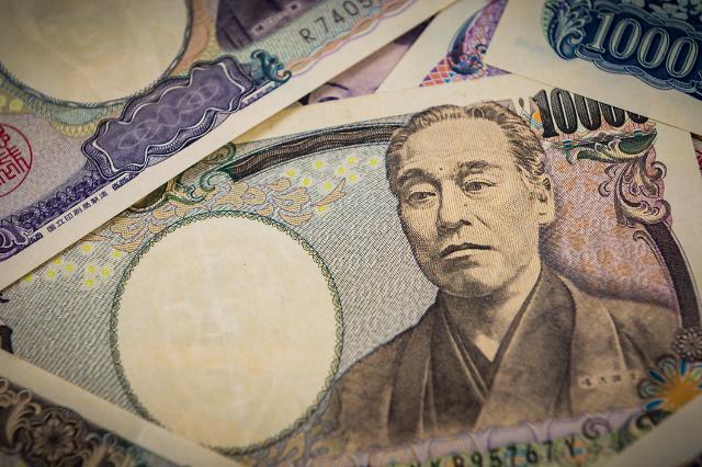  일본 환율개입은 또다른 퍼펙트 스톰? …엔저 잡으려 美 국채 팔 수도  