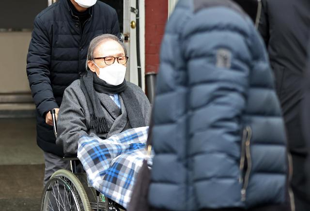 韩国检方将于明日审理前总统李明博服刑中止申请