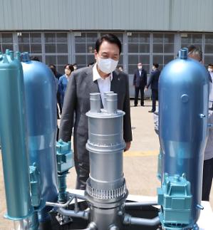 [원전 부활] 약세장에 출시되는 원전 ETF… 정부 지원 믿고 담아도 되나