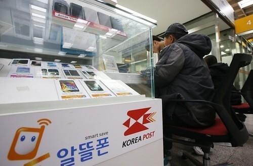 SK텔레콤, 자회사 알뜰폰 논란에 무대응...KT·LGU+와 다른 행보