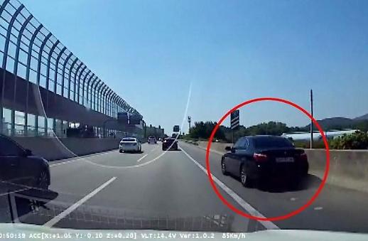 BMW·테슬라·볼보 잇단 급발진 추정사고...높은 소송의 벽 재판 관건은 [공포의 질주 下]