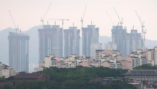 [기업대출 리스크] 신용등급 강등 늘자 자금조달 적신호...은행으로 몰리는 기업들