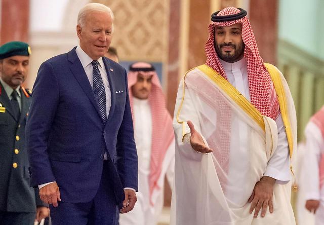 [바이든 중동 순방] 사우디 "미국과 증산 논의 없었다…인플레는 서방의 급격한 친환경 정책 탓"