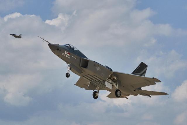 [정래 브리핑] KF-21 첫 비행 성공...韓전투기 새 역사 쓴 주인공들 말말말