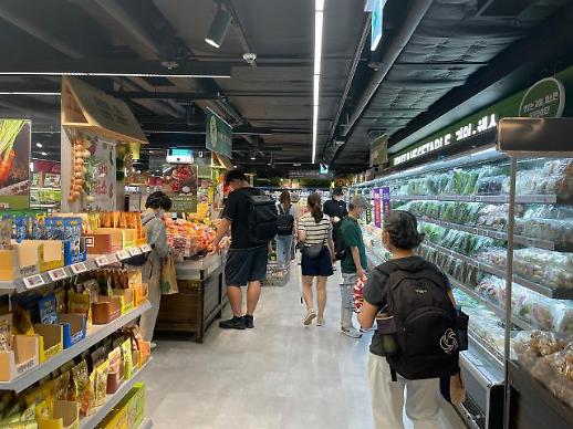 수면 위로 떠오른 대형마트 의무휴업 폐지... 10년 족쇄 풀리나