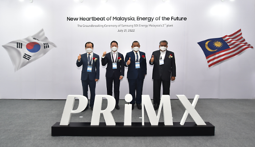 ​LG-SK 양강 구도 깨려는 삼성...해외 넘보는 K-배터리 삼국지 