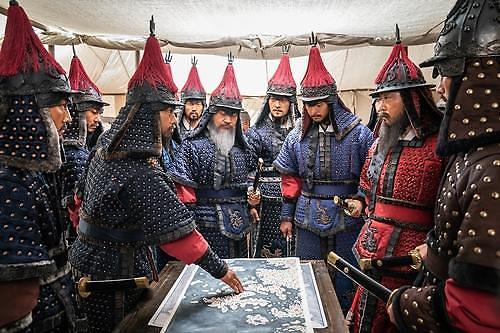 韩片《闲山：龙的出现》累计观影破200万