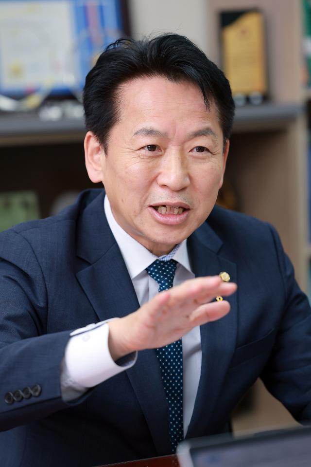 [野 최고위원 후보자 인터뷰] 고영인 K 복지국가·당 균형추 역할...이 두 가지 위해 나섰다