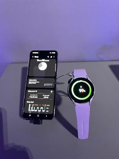 ​[갤럭시 언팩 2022] 혈압·체성분 측정에 수면 관리까지...노태문도 찬 갤 워치5 프로