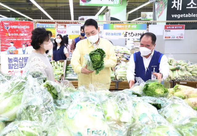 尹 “역대 최대 성수품 공급”에도 밥상물가는 못잡을 듯