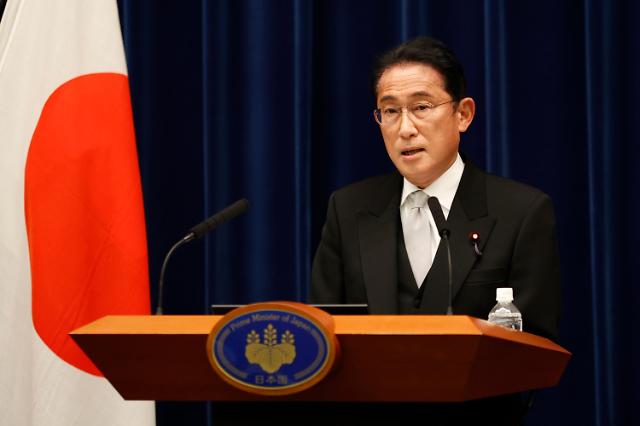 기시다 일본 총리 야스쿠니에 공물…현직 관료는 3년 연속 참배 
