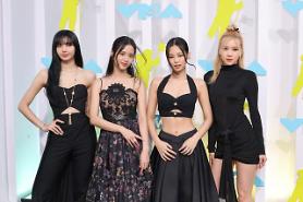 BLACKPINK Lisa trở thành nghệ sĩ solo đầu tiên giành giải Best Kpop của MTV VMAs…BTS thắng 4 năm liên tiếp