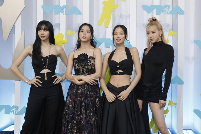 [포토] K팝 여자 아티스트 최초 MTV VMA 레드카펫 밟은 블랙핑크