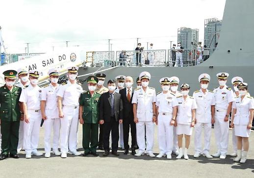 Chiến hạm Hansando cùng nhóm Huấn luyện tuần tra biển cập cảng Sài Gòn…Bắt đầu chuyến thăm TP. HCM trong 4 ngày
