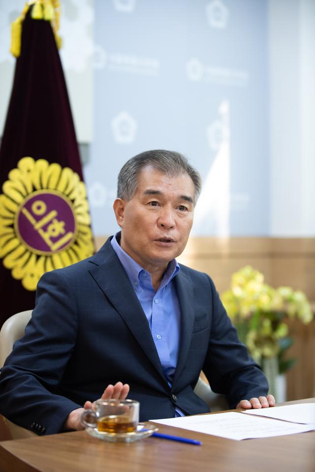 김현기 서울시의회 의장 시립대, 반값등록금 폐지해야