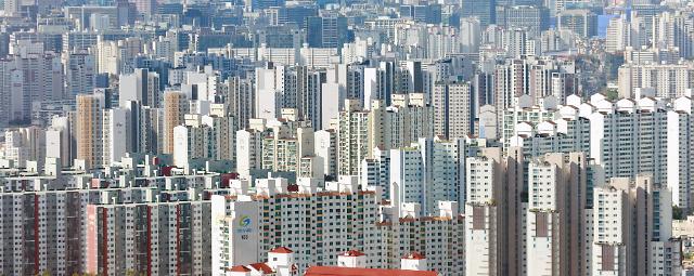 서울 아파트값, 금리인상·경기침체 등 불안감에  10년 만에 최대 하락