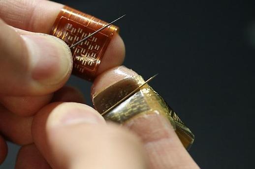 Researchers develop skin-attachable, untethered telehaptic system for vivid tactile experience