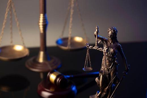 [지연된 정의 上] 1심만 2년 9개월째...​시대는 변하고, 법원은 정체 판사의 호소