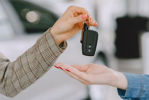 ​[위축되는 車 시장] 국내 자동차 구매의향지수, 최근 1년 중 최저치