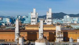 POSCO ties up with Samsung Electronics to localize xenon production for semiconductor 