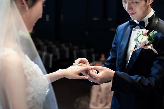 Almost half of S. Koreans are okay with remaining unmarried : survey