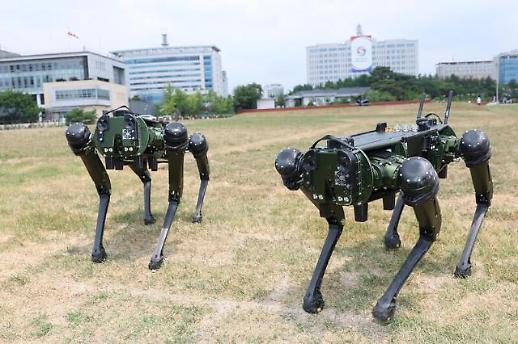 韩国总统室租来机器狗巡逻警卫 却惹出“人情合同”争议