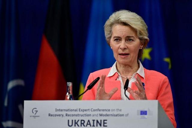 EU, 러시아 추가 제재 가능성…"9차 제재안 마련위해 전속력 노력"