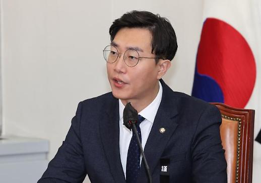 [단독] 장경태, 대통령실 고발에도 입장 불변…김건희 화보, 빈곤 포르노 맞다