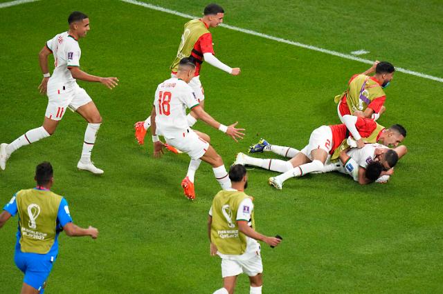 [카타르 월드컵] 22위의 반란 2위 벨기에 꺾었다…2대0 승리로 F조 선두