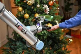 Hyundai Mobis demonstrates self-driving cooperative robots at factory in southern port city
