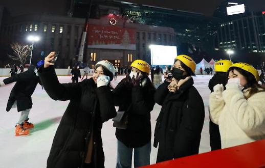 首尔广场室外冰场时隔三年开放