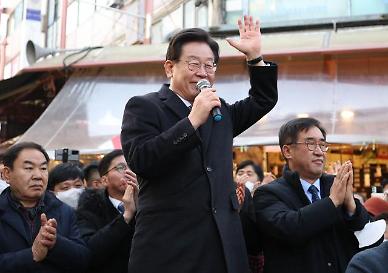 [단독] 이재명, 신년 기자회견 카드는 기본시리즈...영수회담 막판 고심 중