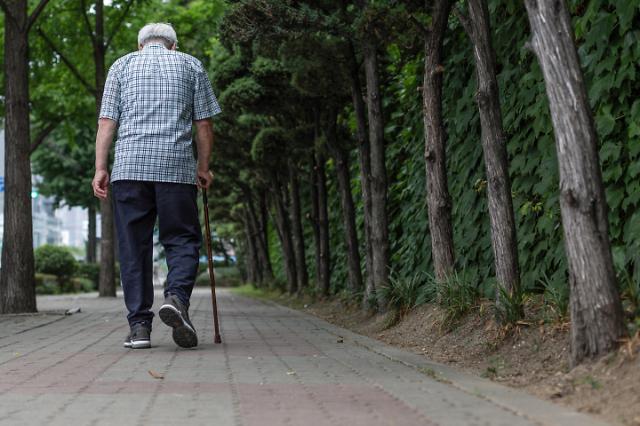 老有所忧 2021年韩国老年人口相对贫困率为37.6%