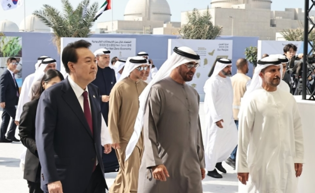 尹 대통령, UAE 바라카 원전 주역들과 오찬...삼성·현대·두산 전·현직 임원 배석